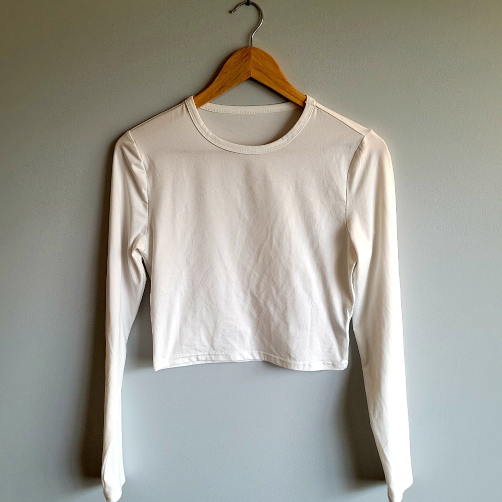 SOLD Sz M: White long sleeve crop